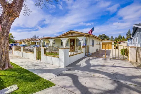 1127 W. Myrtle St., Santa Ana, CA MLS: PT25083307