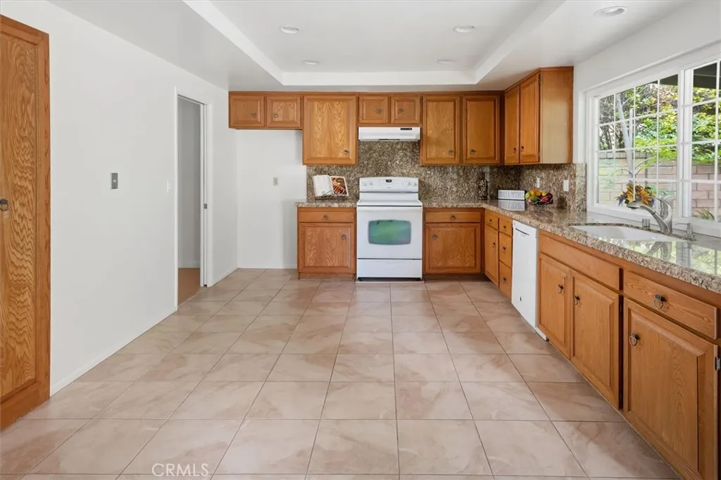 Additional image 8 of 23949 Rotunda Road, Valencia, CA 91355