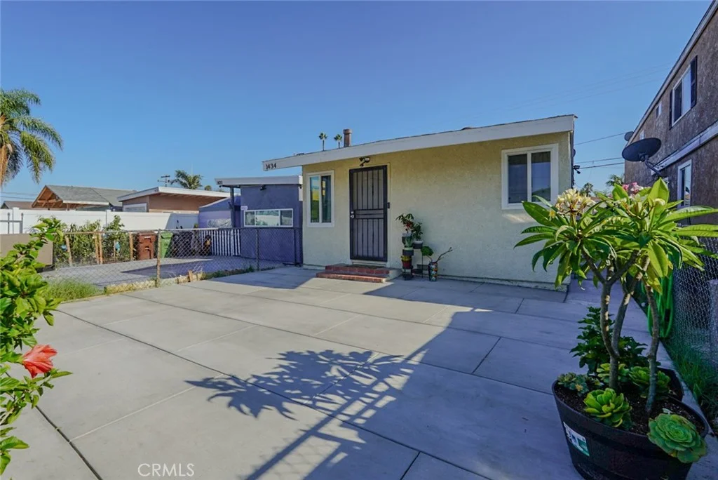 1434 W 153rd St, Compton, CA 90220 photo 2