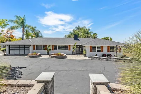 2085 Valley View Boulevard, El Cajon, CA MLS: PTP2502864