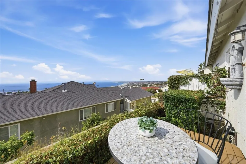 Additional image 37 of 420 Via Malaga, Redondo Beach, CA 90277