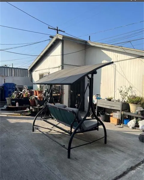 1105 E 113th Street, Los Angeles, CA MLS: IV25058481