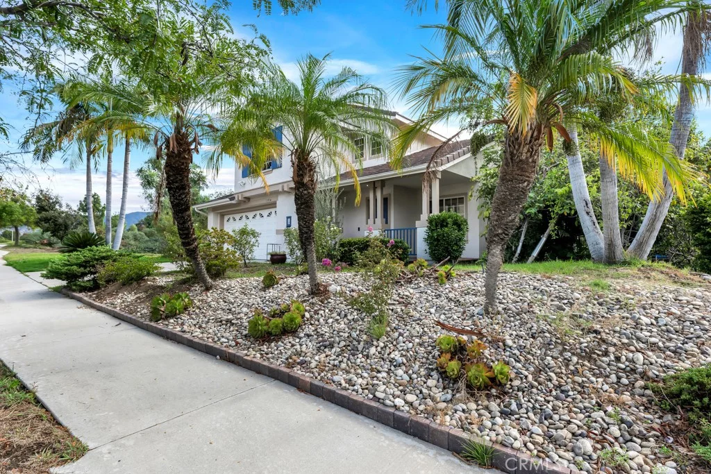 11954 Edgecliff Avenue, Sylmar, CA 91342