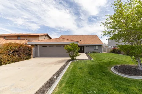 13675 White Sail Drive, Victorville, CA MLS: CV25084561