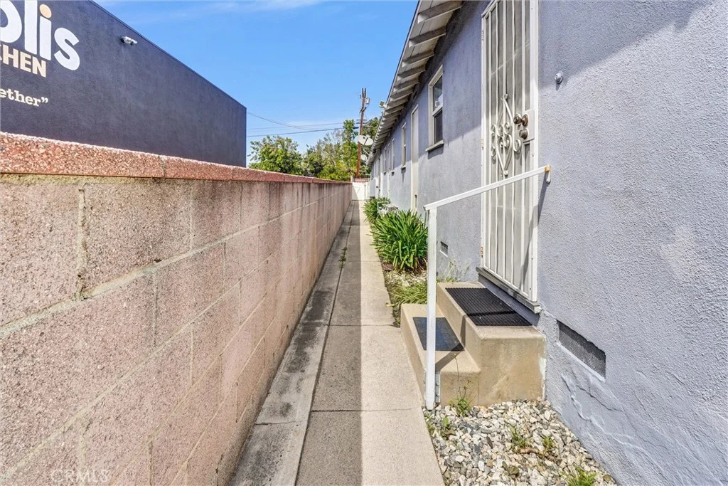 Additional image 13 of 14821 Burbank Blvd, Van Nuys, CA 91411
