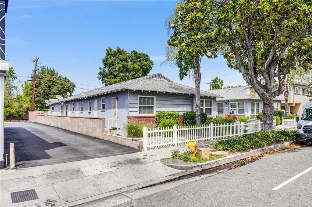 Additional image 21 of 14821 Burbank Blvd, Van Nuys, CA 91411