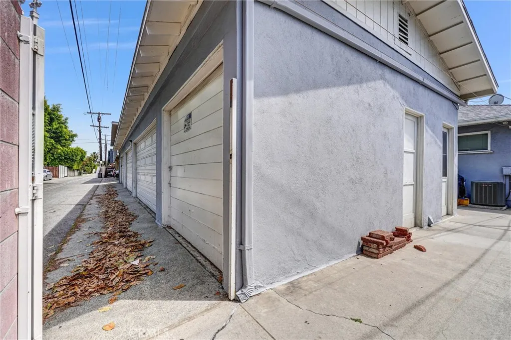 Additional image 36 of 14821 Burbank Blvd, Van Nuys, CA 91411