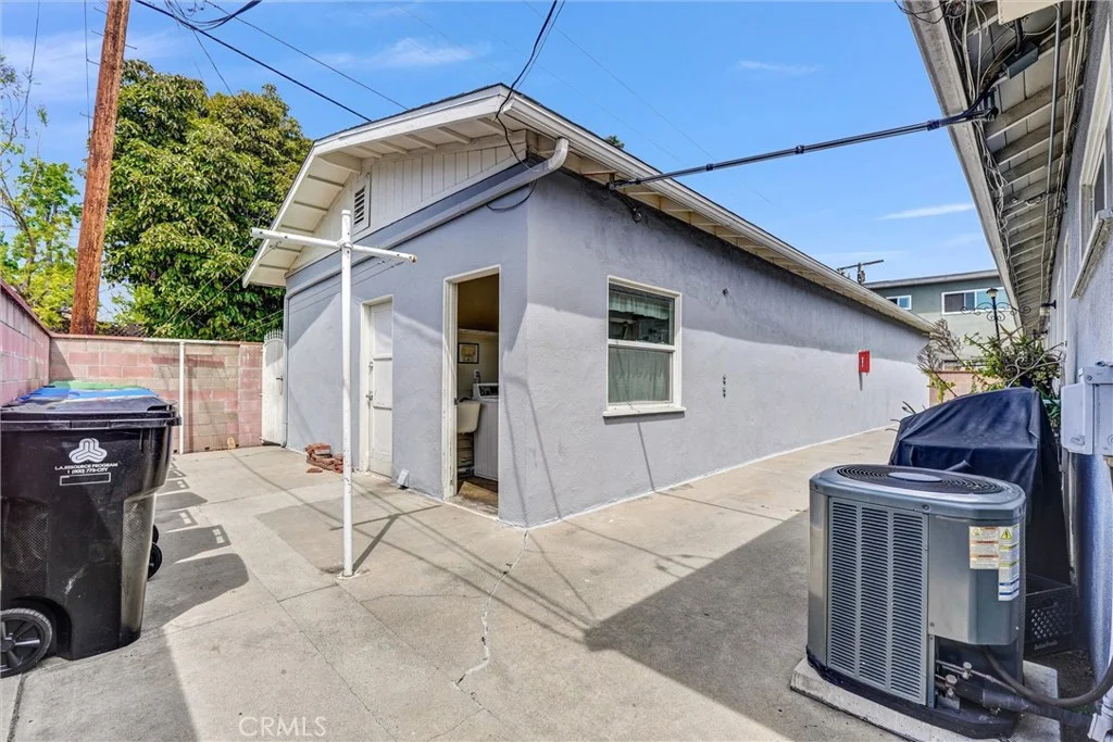 Additional image 14 of 14821 Burbank Blvd, Van Nuys, CA 91411