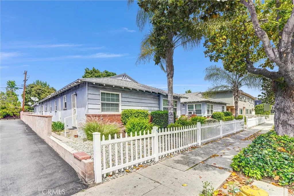 Additional image 22 of 14821 Burbank Blvd, Van Nuys, CA 91411