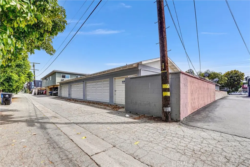 14821 Burbank Blvd, Van Nuys, CA 91411
