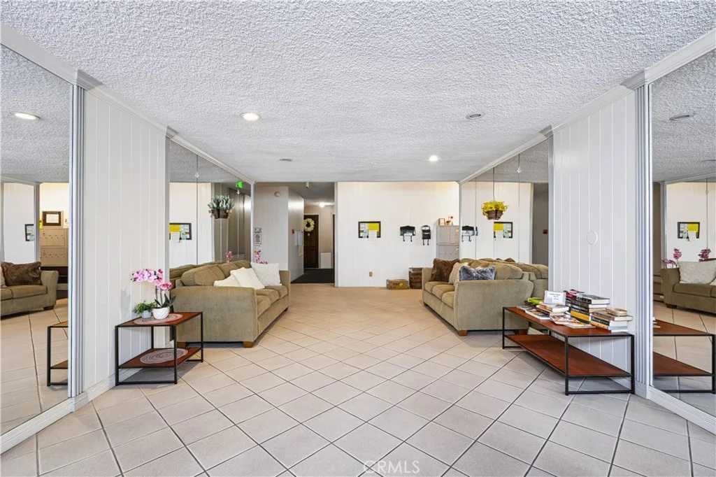 6150 Buckingham Pkwy Unit 110, Culver City, CA 90230