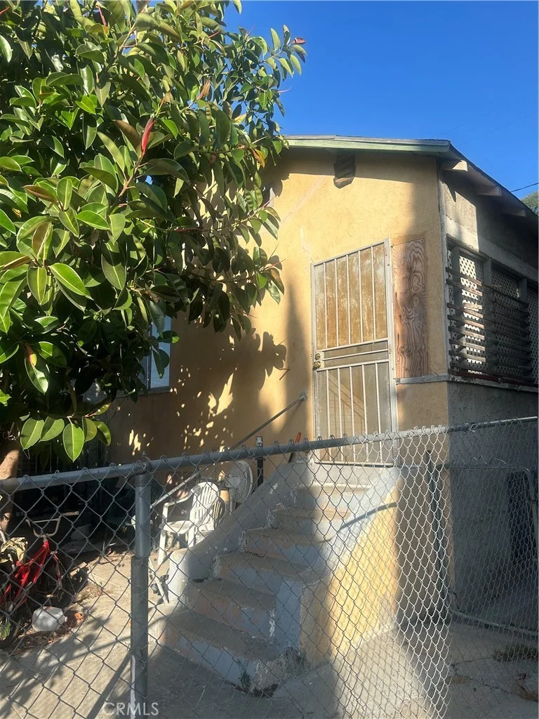 5065 Alhambra Ave, Los Angeles, CA 90032
