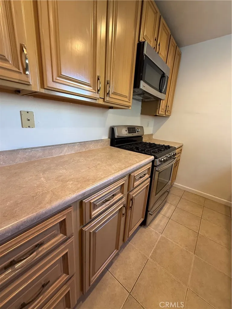 Additional image 19 of 1317 W Alameda Avenue Unit A, Burbank, CA 91506