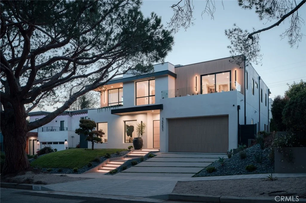 13231 Warren Ave, Los Angeles, CA 90066