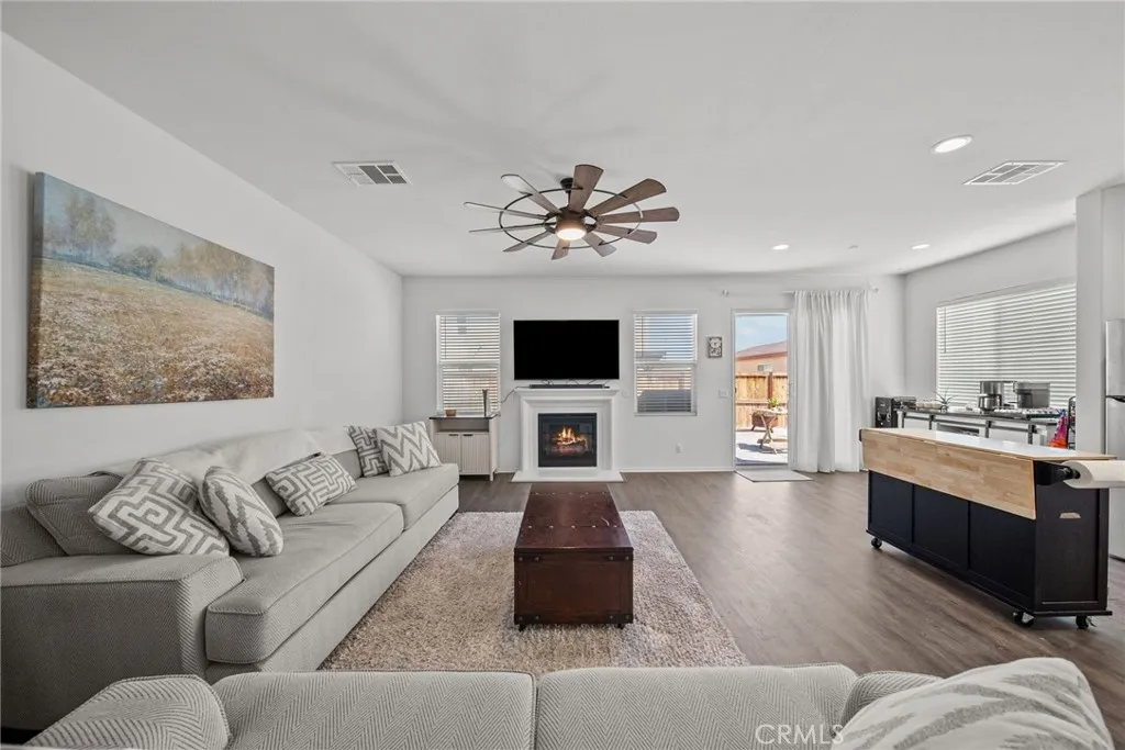 Additional image 6 of 2836 La Calle Audaz Ave, Rosamond, CA 93560