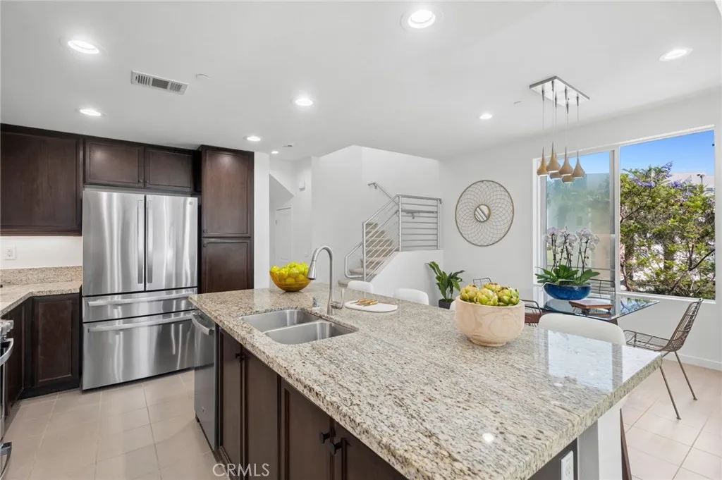 Additional image 11 of 555 Rockefeller, Irvine, CA 92612