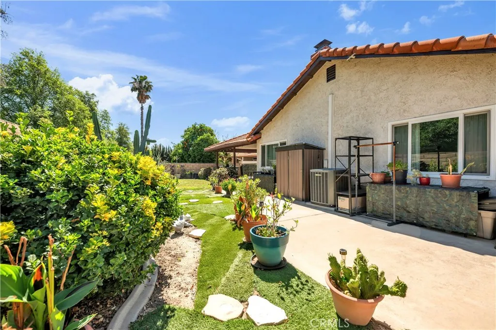 1114 Bottle Tree Way, Hemet, CA 92545