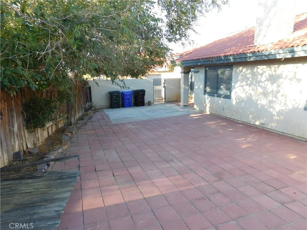 16245 Rodell Pl, Victorville, CA 92395