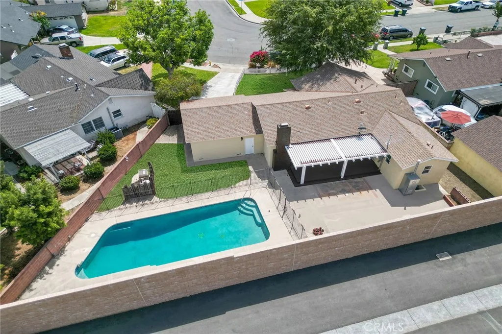 901 W Autumn Dr, Anaheim, CA 92805