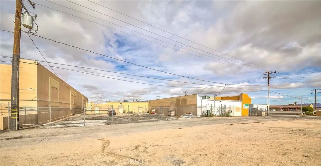 Additional image 28 of 14895 Bear Valley Rd, Hesperia, CA 92345