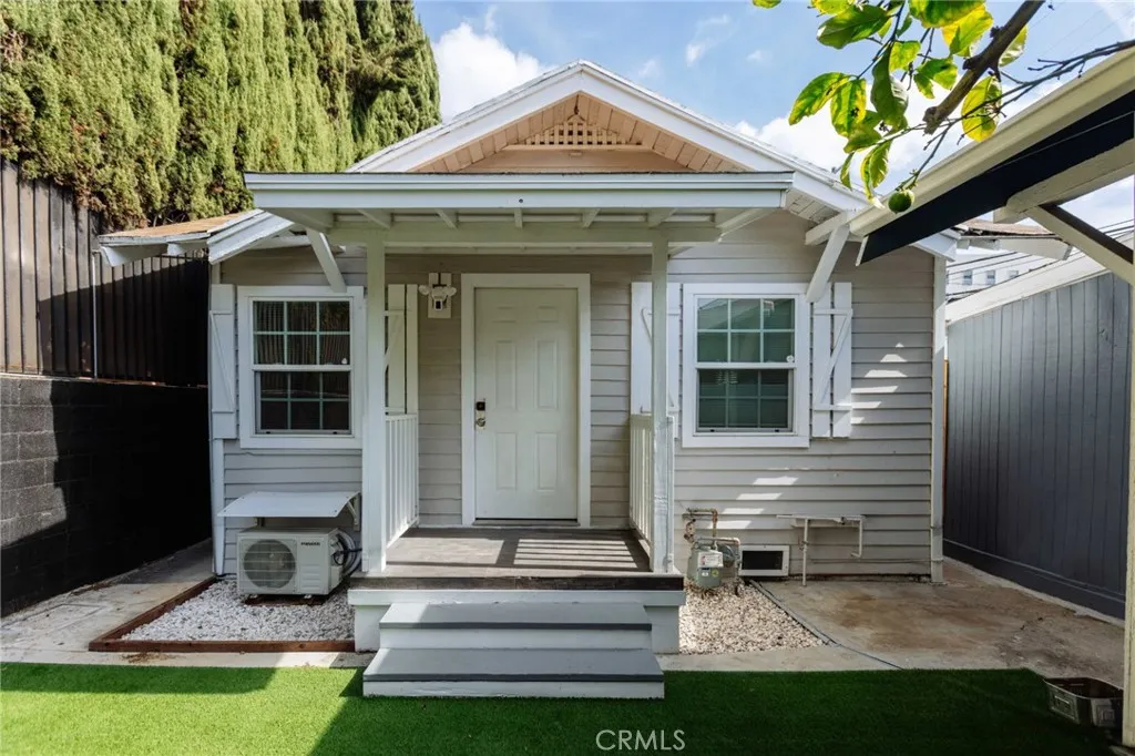 1202 N Las Palmas Ave, Los Angeles, CA 90038