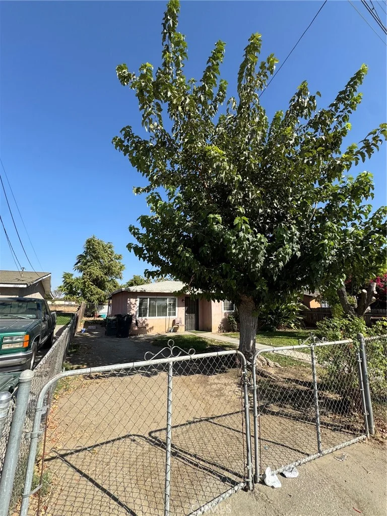 1605 Madison St, Bakersfield, CA 93307
