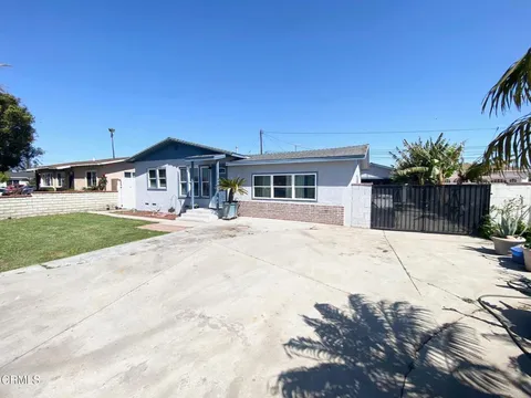 233 Smith Street, Oxnard, CA MLS: V1-29437