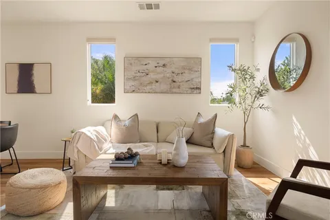 14689 Sherman Way, Van Nuys, CA 91405 - MLS#: PW25097437