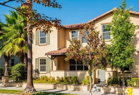 867 E Promenade Unit B, Azusa, CA MLS: AR25065226