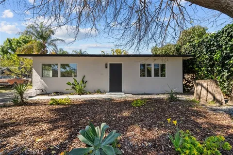 421 W Valencia Avenue, Burbank, CA MLS: GD25058399