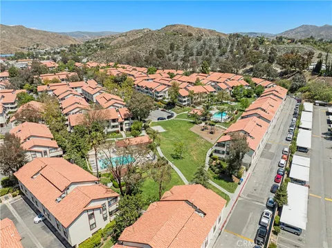 18142 Sundowner Way Unit 1164, Canyon Country, CA MLS: SR25095693