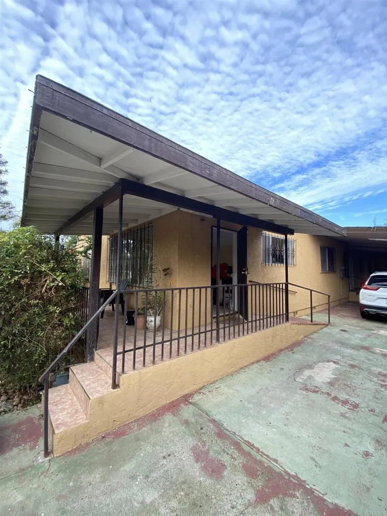 214 Zenith St  