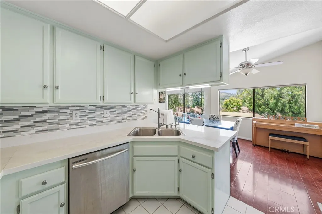 Additional image 12 of 509 El Azul Cir, Oak Park, CA 91377
