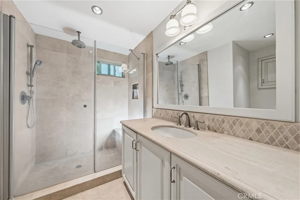 Additional image 17 of 509 El Azul Cir, Oak Park, CA 91377