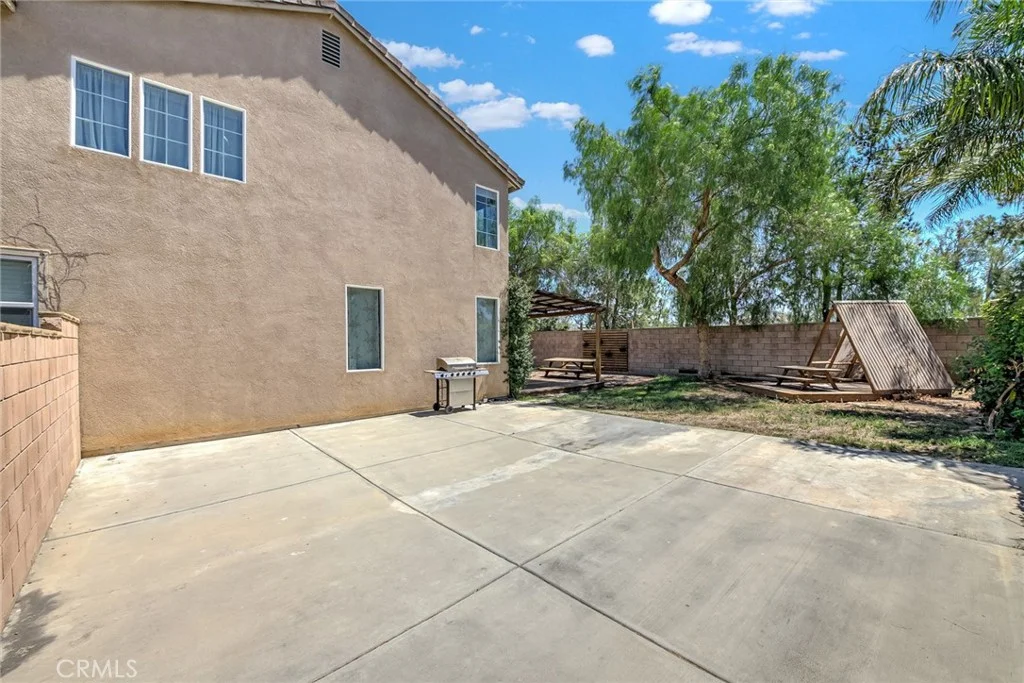 12977 Clemson Dr, Eastvale, CA 92880