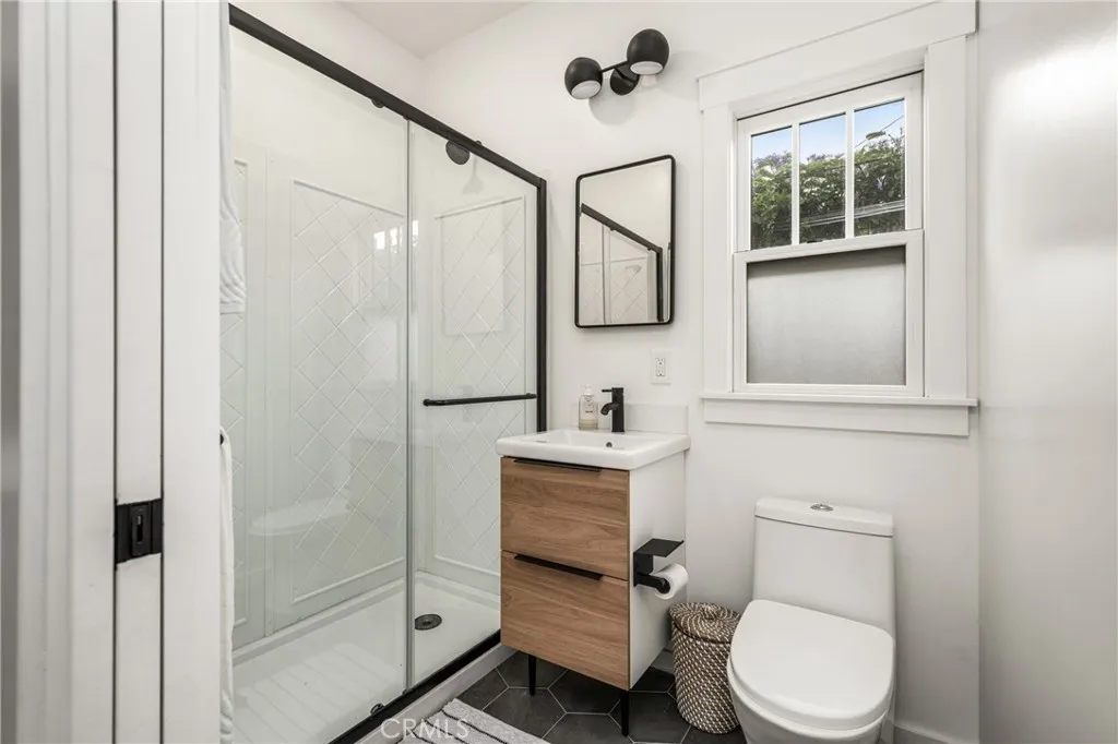 Additional image 134 of 774 Gladys Ave, Long Beach, CA 90804