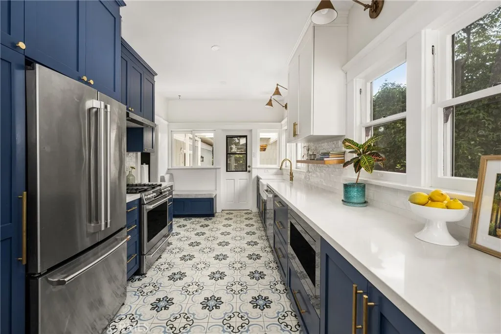 Additional image 90 of 774 Gladys Ave, Long Beach, CA 90804