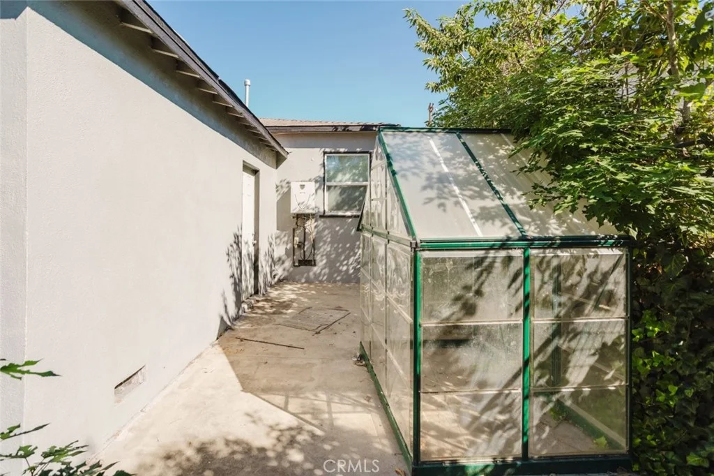 18328 Gresham Street, Northridge, CA 91325