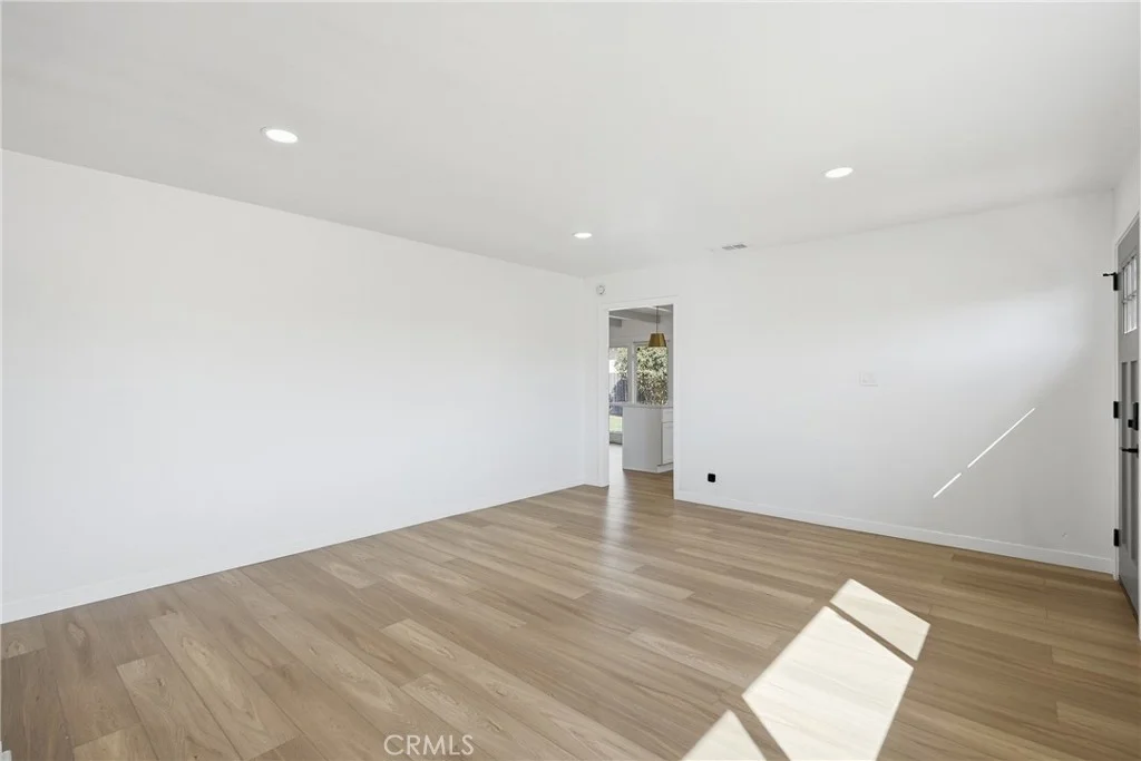 411 N Valerie St, Santa Maria, CA 93454