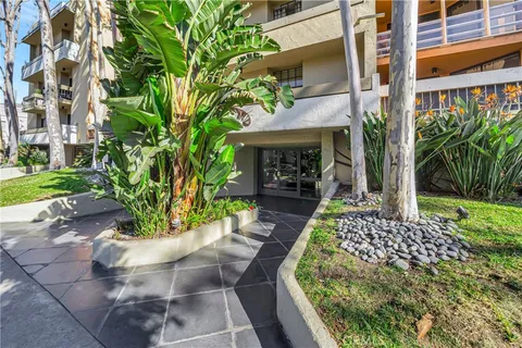 750 N Kings Road Unit 321, West Hollywood, CA 90069 - MLS#: SR25024974