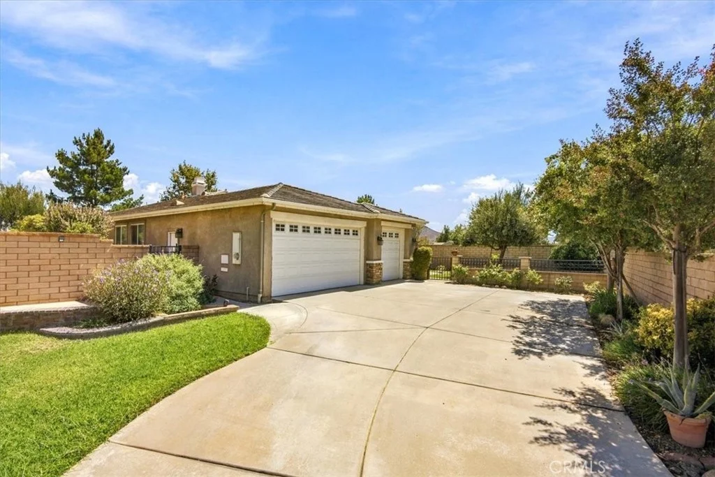 96 Cold Spring Ave, Beaumont, CA 92223 photo 2
