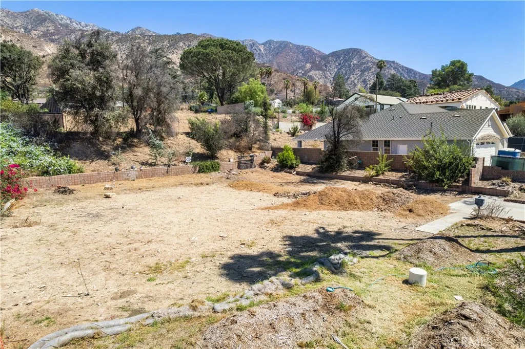 523 E Mount Curve Ave, Altadena, CA 91001 photo 2