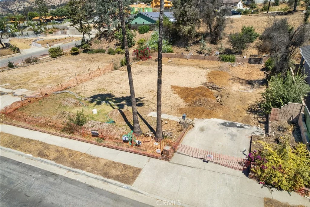 523 E Mount Curve Ave, Altadena, CA 91001