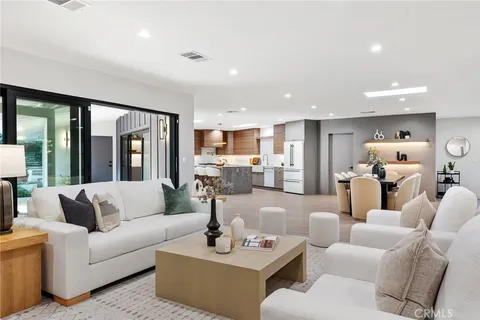 4943 Palomar Drive, Tarzana, CA MLS: SR25011151