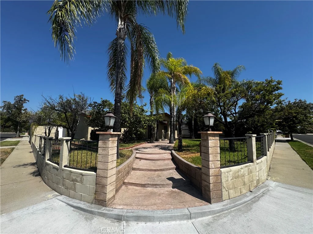 211 W Payson Street, Glendora, CA 91740