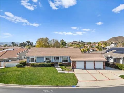 30279 Clear Water Drive, Canyon Lake, CA MLS: SW25039785