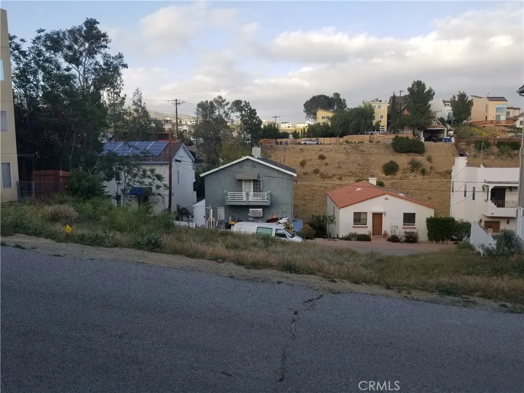 Property image for 1 Wo-He-Lo Trail, Chatsworth, CA 91311