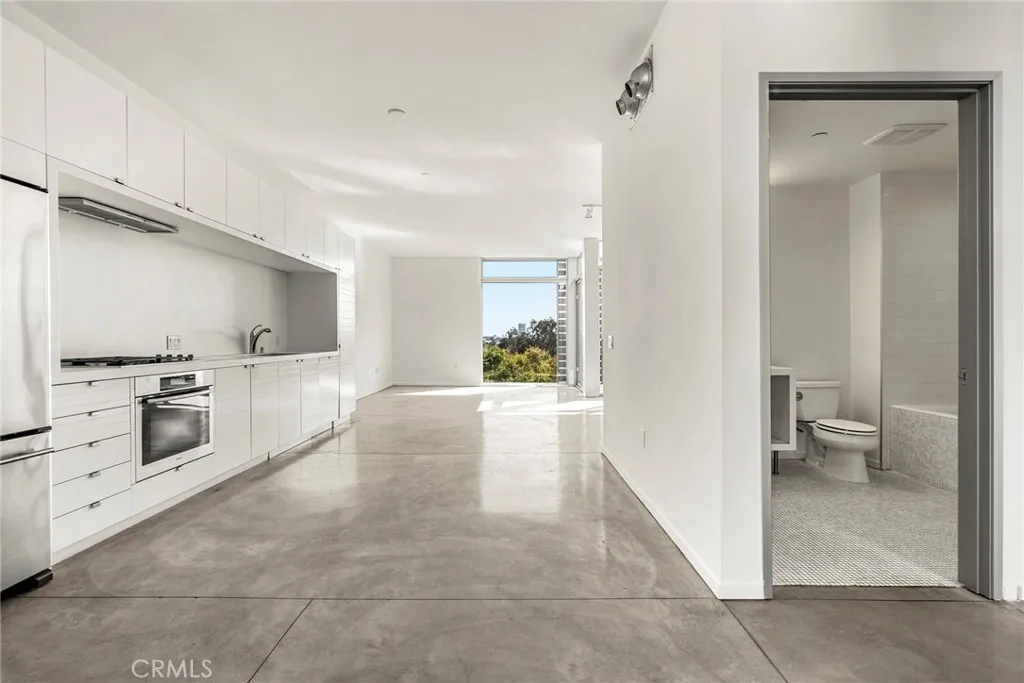 901 Hancock Avenue Unit 202, West Hollywood, CA 90069
