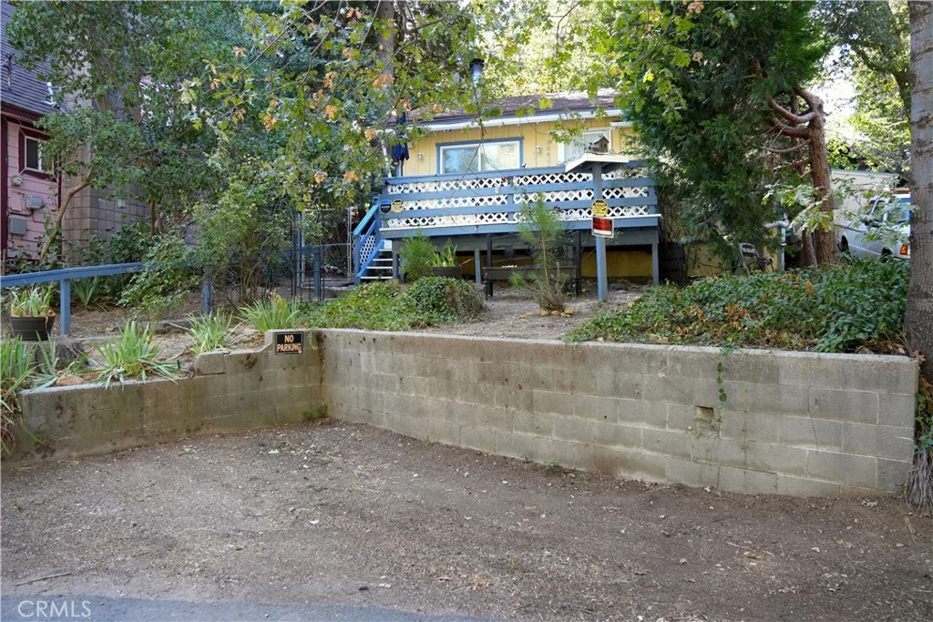 22911 Redwood Way, Crestline, CA 92325
