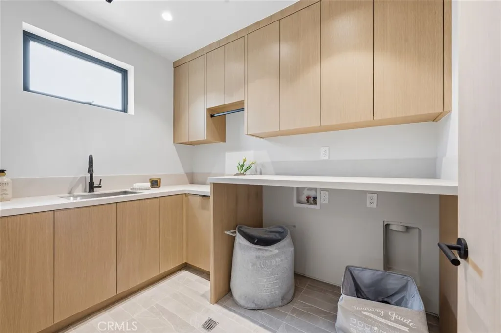 Additional image 44 of 4447 Matilija Ave, Sherman Oaks, CA 91423